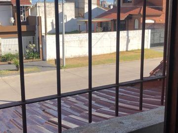 Casa en venta - 4 Dormitorios 3 Baños 2 Cocheras - 440Mts2 - Necochea