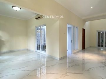 Rumah Renov Siap Huni Dalam Cluster Di Sektor 7 GB 18793