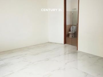 Rumah Renov Siap Huni Dalam Cluster Di Sektor 7 GB 18793