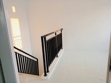 RUMAH CANTIK SIAP HUNI 2LANTAI DAERAH PEMDA KULON PROGO
