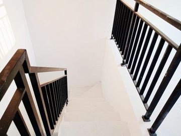 RUMAH CANTIK SIAP HUNI 2LANTAI DAERAH PEMDA KULON PROGO