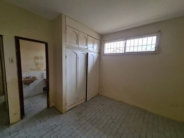 Linda casa rentera con vista al mar