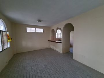 Linda casa rentera con vista al mar
