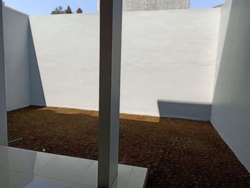 RUMAH DI JUAL MURAH TEMPAT STRATEGIS DEKAT JALAN RAYA DAN TOL GEDEBAGE