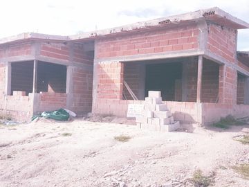 CHALET EN CONSTRUCCIÓN EN BARRIO CERRADO EL DORADO II. FRENTE AL RIO SAN ANTONIO Y A 10 MINUTOS DEL CENTRO DE VILLA CARLOS PAZ