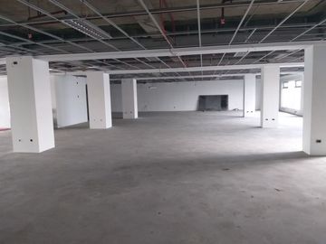 1,343.04 sqm Bare shell Commercial Office space for lease in Balintawak, Quezon City