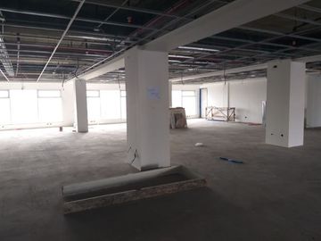 1,343.04 sqm Bare shell Commercial Office space for lease in Balintawak, Quezon City