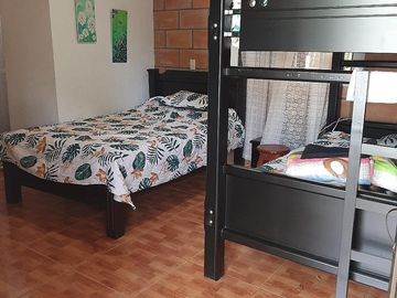 FINCA DE RECREO ASEQUIBLE A 3 MINUTOS DESDE BARBOSA ANTIOQUIA COLOMBIA.