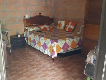 FINCA DE RECREO ASEQUIBLE A 3 MINUTOS DESDE BARBOSA ANTIOQUIA COLOMBIA.