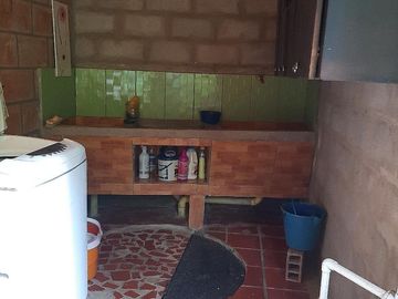 FINCA DE RECREO ASEQUIBLE A 3 MINUTOS DESDE BARBOSA ANTIOQUIA COLOMBIA.