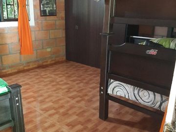 FINCA DE RECREO ASEQUIBLE A 3 MINUTOS DESDE BARBOSA ANTIOQUIA COLOMBIA.
