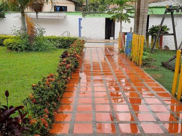 FINCA DE RECREO ASEQUIBLE A 3 MINUTOS DESDE BARBOSA ANTIOQUIA COLOMBIA.
