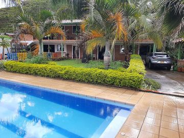 FINCA DE RECREO ASEQUIBLE A 3 MINUTOS DESDE BARBOSA ANTIOQUIA COLOMBIA.