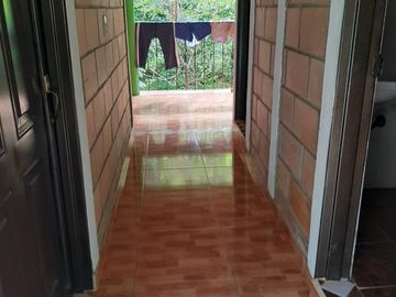 FINCA DE RECREO ASEQUIBLE A 3 MINUTOS DESDE BARBOSA ANTIOQUIA COLOMBIA.