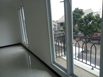 Rumah minimalis luas setrategis pondok kelapa