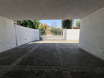 Casa en Venta en Santuario del Valle/Los Trapenses | Casa en Venta 5D4B | Lo Barnechea | One Propiedades