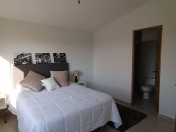 CASA DE 200 METROS, CON ALBERCA, FOVISSSTE, INFONAVIT. SÓLO 33 CASAS