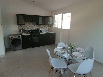 CASA DE 200 METROS, CON ALBERCA, FOVISSSTE, INFONAVIT. SÓLO 33 CASAS