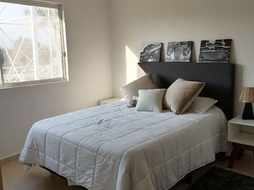 CASA DE 200 METROS, CON ALBERCA, FOVISSSTE, INFONAVIT. SÓLO 33 CASAS