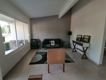 CASA DE 200 METROS, CON ALBERCA, FOVISSSTE, INFONAVIT. SÓLO 33 CASAS