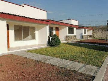 CASA DE 200 METROS, CON ALBERCA, FOVISSSTE, INFONAVIT. SÓLO 33 CASAS