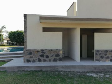 CASA DE 200 METROS, CON ALBERCA, FOVISSSTE, INFONAVIT. SÓLO 33 CASAS