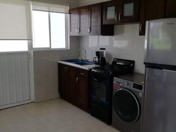 CASA DE 200 METROS, CON ALBERCA, FOVISSSTE, INFONAVIT. SÓLO 33 CASAS