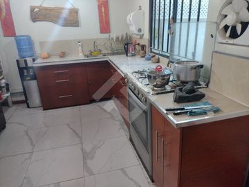 Casa en venta en La Florida; Recién bajada de precio año 1....
