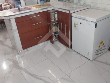 Casa en venta en La Florida; Recién bajada de precio año 1....