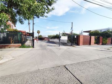 Casa en venta en La Florida; Recién bajada de precio año 1....
