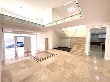 Casa en con Alberca y Cine en Venta Colinas de San Javier, Guadalajara, Jalisco.