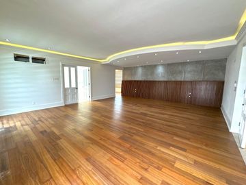 Casa en con Alberca y Cine en Venta Colinas de San Javier, Guadalajara, Jalisco.