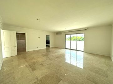 Casa en con Alberca y Cine en Venta Colinas de San Javier, Guadalajara, Jalisco.