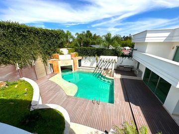 Casa en con Alberca y Cine en Venta Colinas de San Javier, Guadalajara, Jalisco.