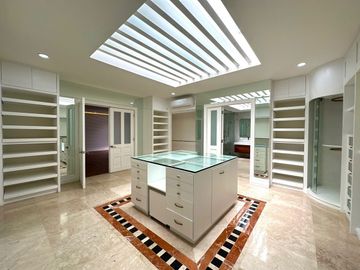 Casa en con Alberca y Cine en Venta Colinas de San Javier, Guadalajara, Jalisco.