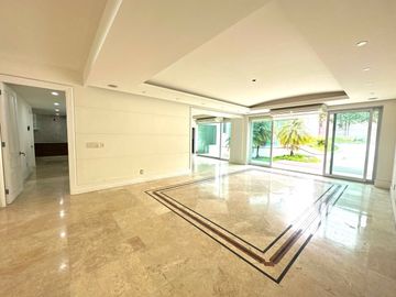 Casa en con Alberca y Cine en Venta Colinas de San Javier, Guadalajara, Jalisco.