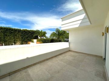 Casa en con Alberca y Cine en Venta Colinas de San Javier, Guadalajara, Jalisco.