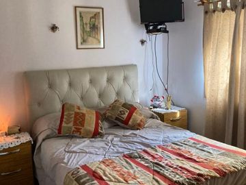 Casa PH en venta en Villa Dominico