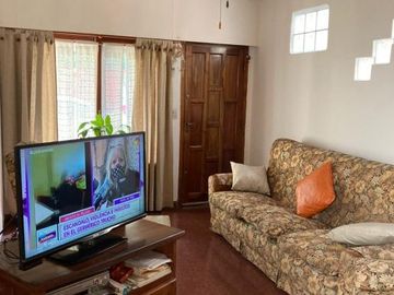 Casa PH en venta en Villa Dominico