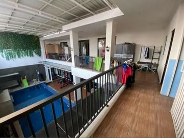 Rumah 2 Kavling Jadi 1 di Cluster Aralia Harapan Indah Bekasi