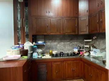 Rumah 2 Kavling Jadi 1 di Cluster Aralia Harapan Indah Bekasi