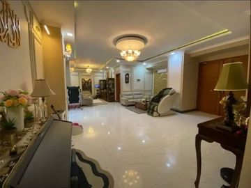 Rumah 2 Kavling Jadi 1 di Cluster Aralia Harapan Indah Bekasi