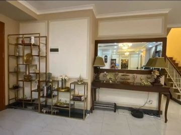 Rumah 2 Kavling Jadi 1 di Cluster Aralia Harapan Indah Bekasi