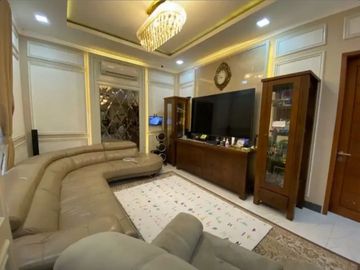 Rumah 2 Kavling Jadi 1 di Cluster Aralia Harapan Indah Bekasi