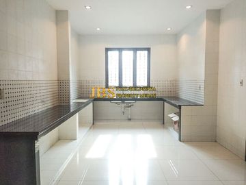 Dijual Villa Hook siap huni Komplek Juanda 1