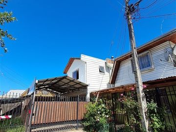 Casa en venta de 4 dorm. en Linares Carlos Camus