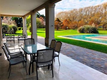 Casa en venta en Barrio Privado Rumenco