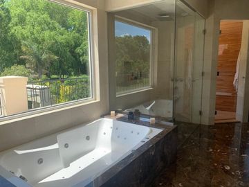 Casa en venta en Barrio Privado Rumenco