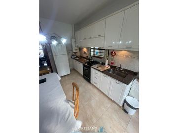 VENTA EXCELENTE CHALET CON PATIO Y PARRILLA EN FLORENCIO SANCHEZ