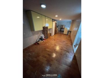 VENTA EXCELENTE CHALET CON PATIO Y PARRILLA EN FLORENCIO SANCHEZ